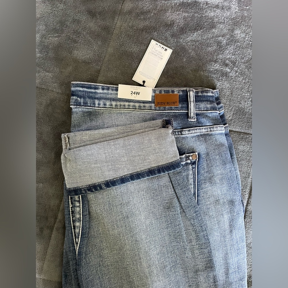 NWT - Judy blue 24W boyfriend jeans